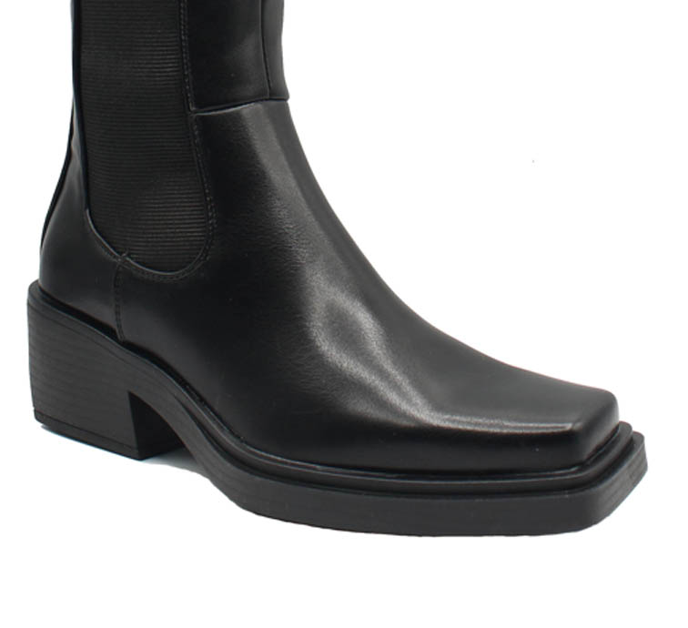 Stivali Con Punta Squadrata E Tacco Largo Alto 6,5cm Tata Italia WS11598